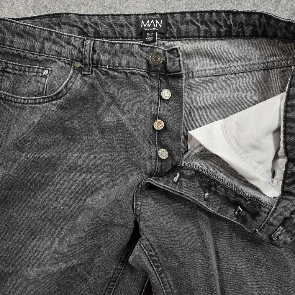 BoohooMAN Jeans Mens 37x34 (tag 36L) Gray Charcoal Wash Straight Leg Denim